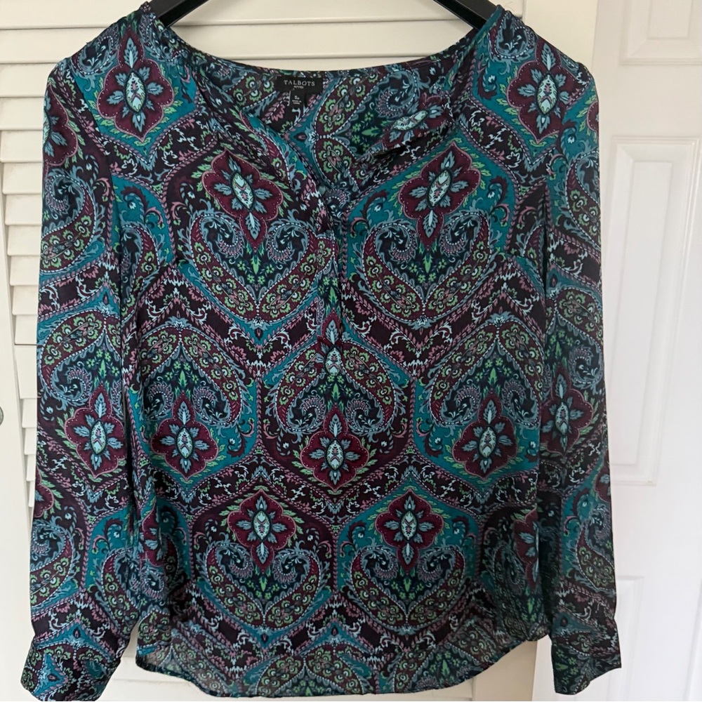 Talbots Petite (SP) paisley blouse jewel tones split Vneck hidden button placket